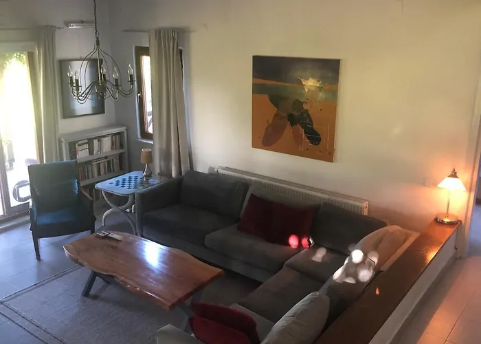 On Iznik With Its Own Private *